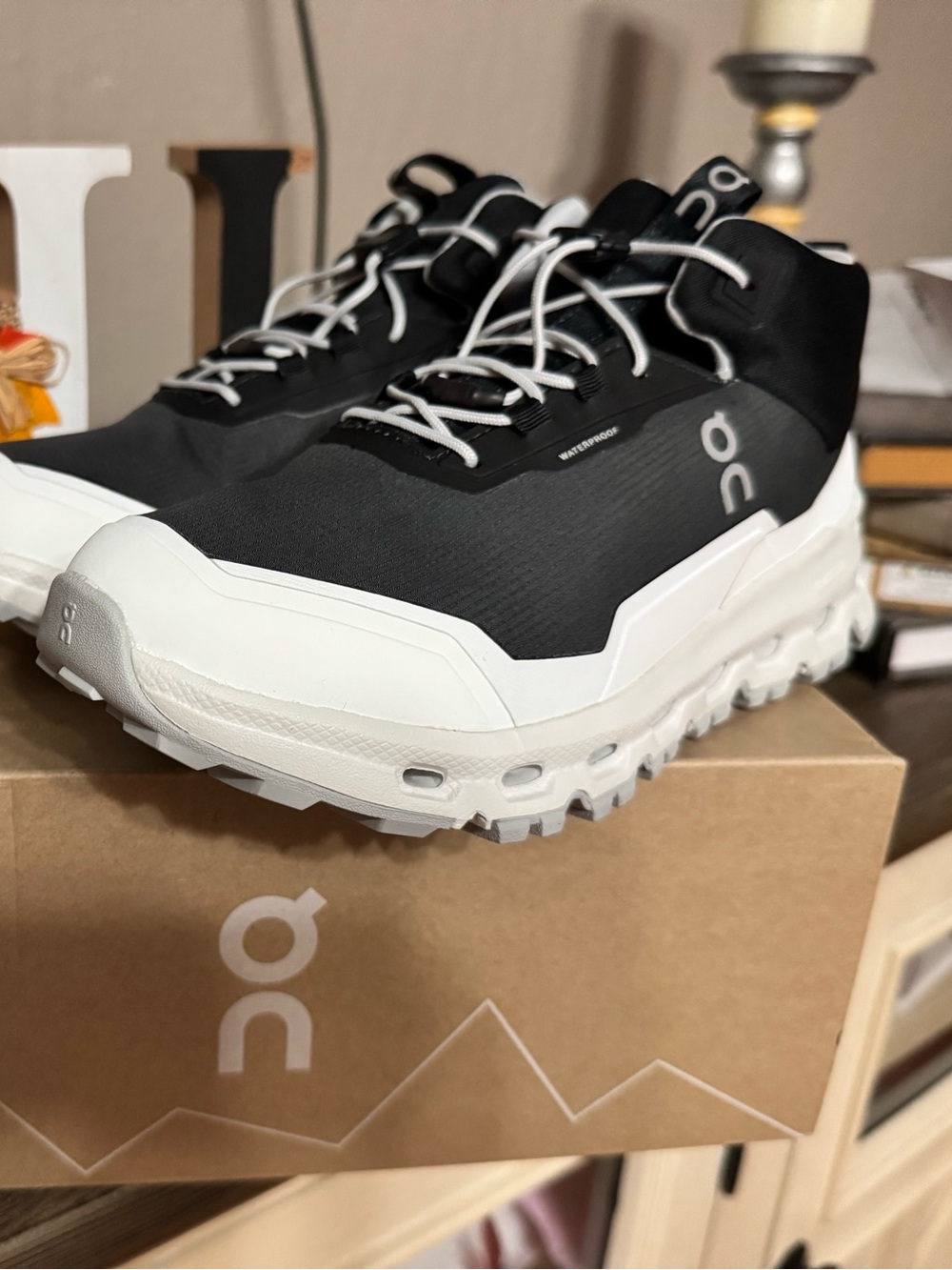 On Running Kids Trail Sneakers in Black and White
